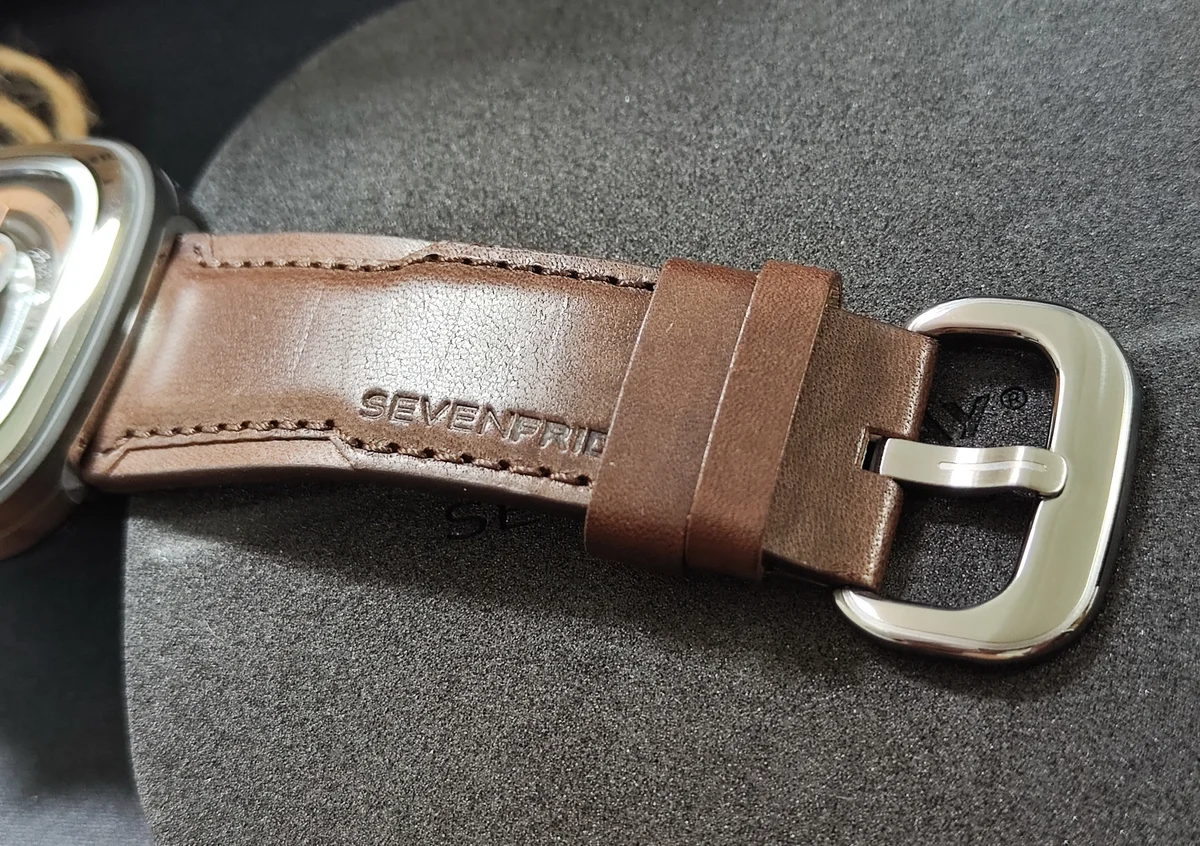 SEVENFRIDAY 全新 P2C/01 咖啡色 鏤空面盤~原廠盒單 2025AD 圖5